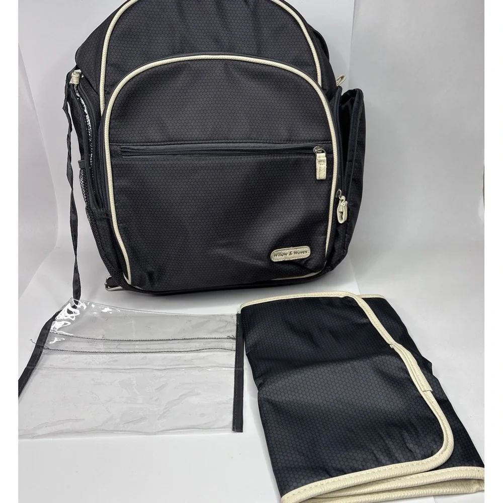 Willow & Woves Back Pack Changing Station Diaper Bag Dark Gray pre- Owned‎